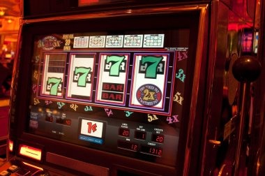 Baccarat table showing green betting phase indicator and real-time card-draw sequence